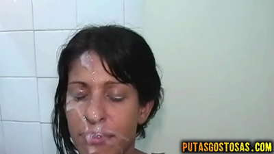 Gənc qaraşın üzünə boşalmadan əvvəl oral və anal sekslə məşğul olub